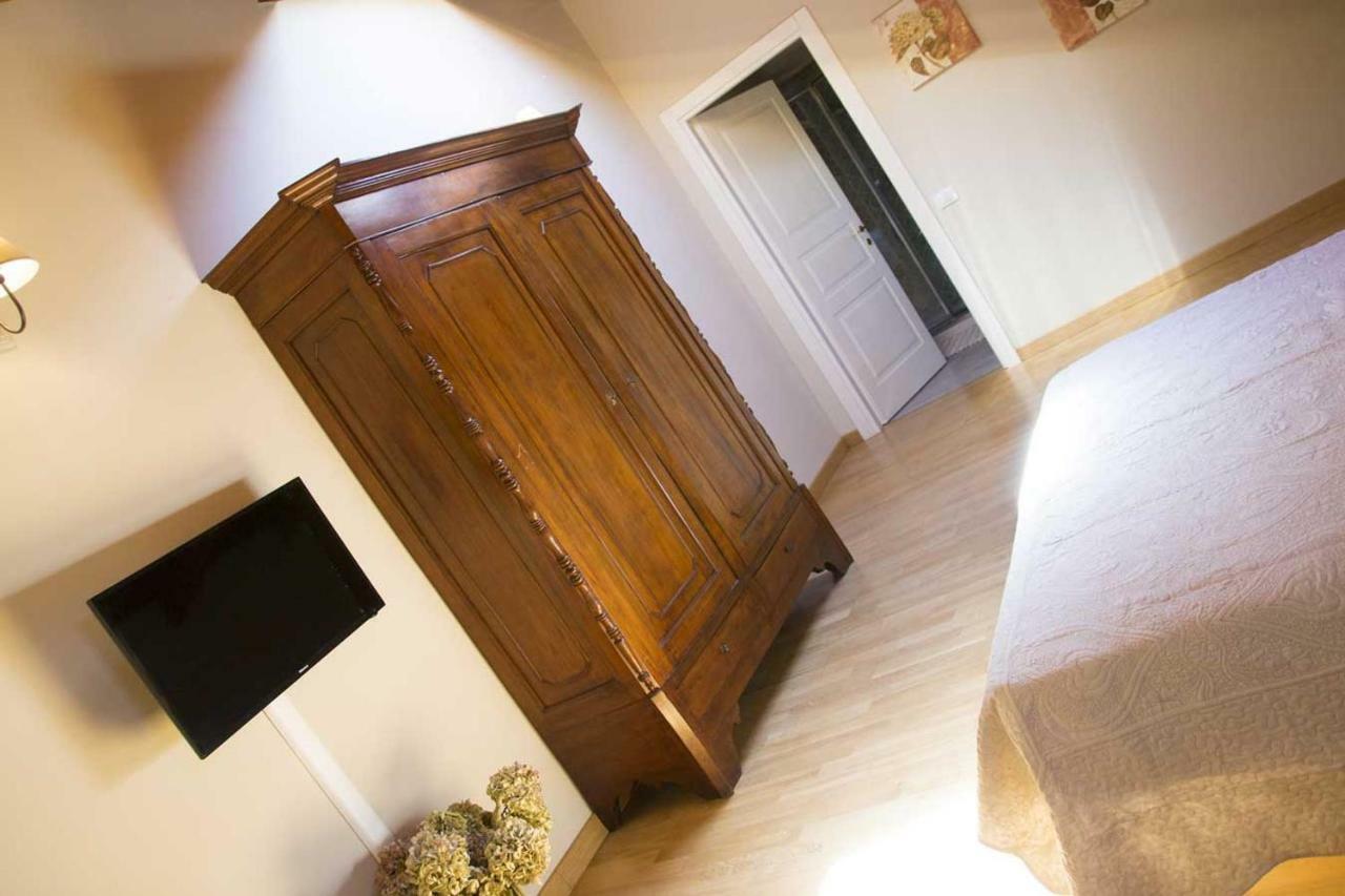 Tenuta Degli Angeli Rossi Άστι Εξωτερικό φωτογραφία