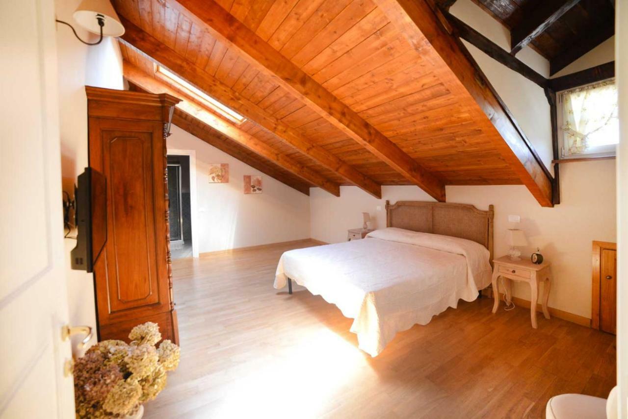 Tenuta Degli Angeli Rossi Άστι Εξωτερικό φωτογραφία